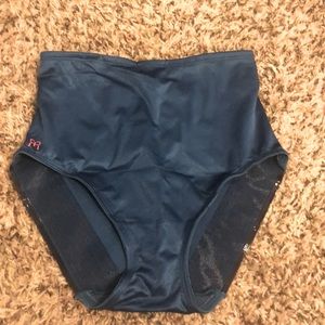 Ruby Ribbon Shaping Brief New -M